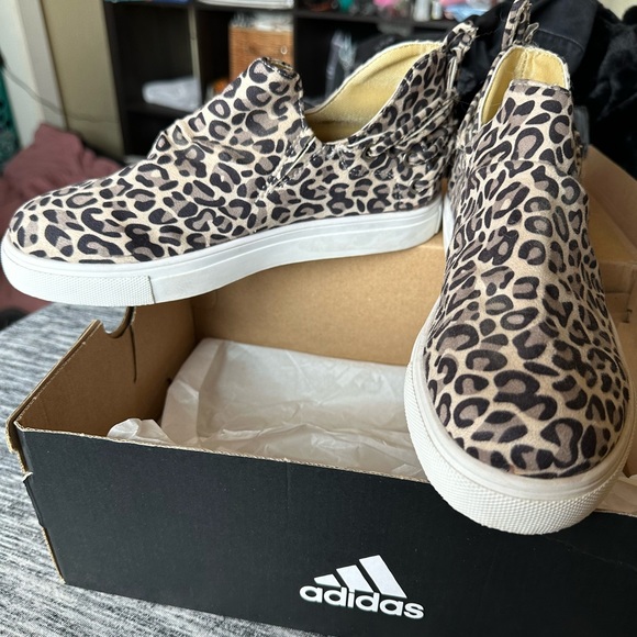 Slip Ons - Picture 2 of 3